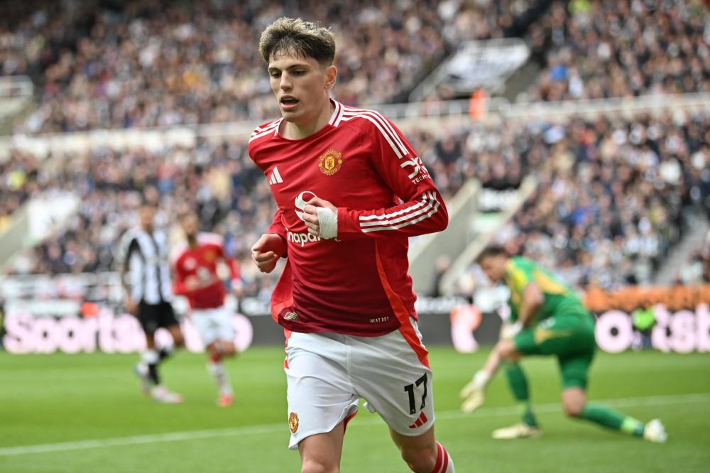 曼联球员赛后对卡塞米罗表达支持，B费要求所有人一起背锅.